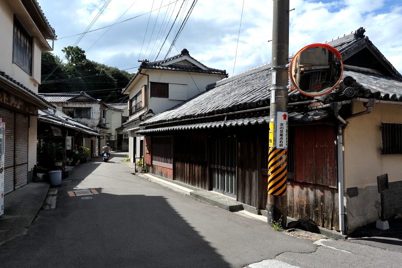淡島神社へ向かう通りの風景（加太）