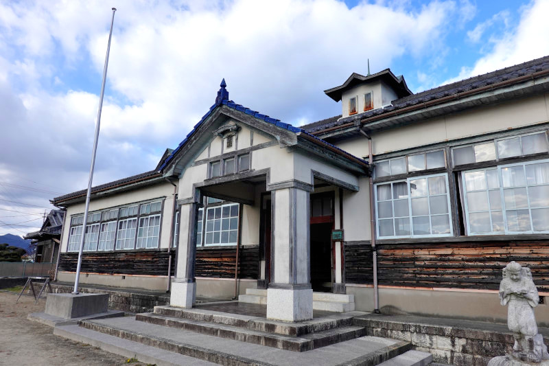 桐林館(旧阿下喜小学校)