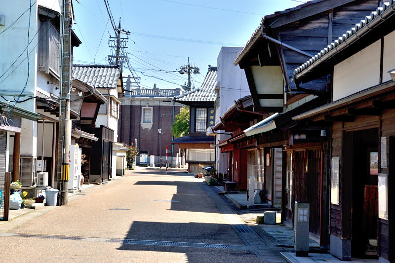 三国湊、「きたまえ通り」の風景