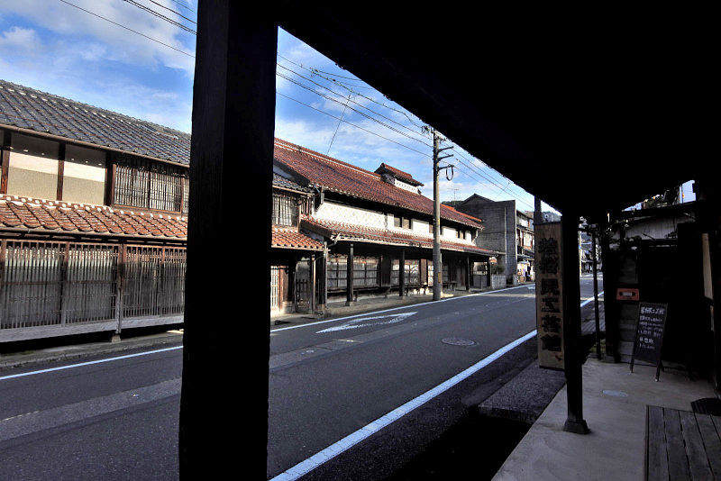 若桜・本通りの「カリヤ」のある風景